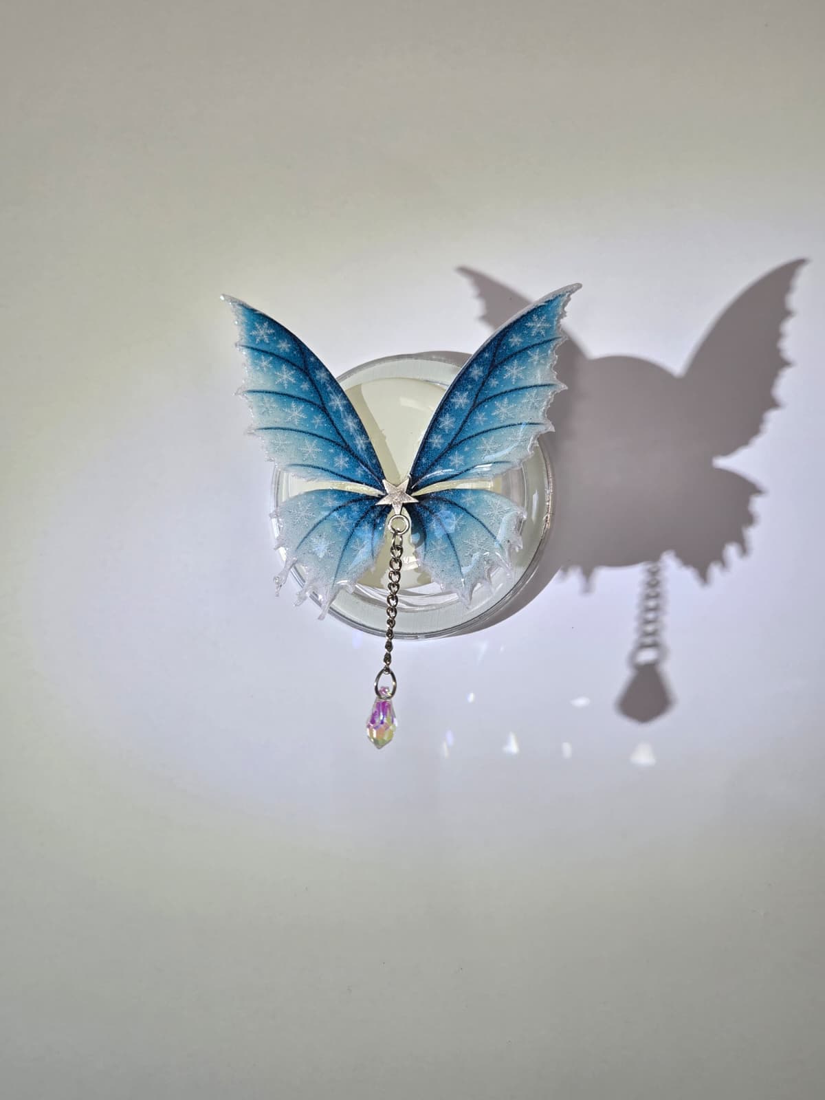 Winter Butterfly Wing Grip – Magnetic Kindle & E-Reader Holder