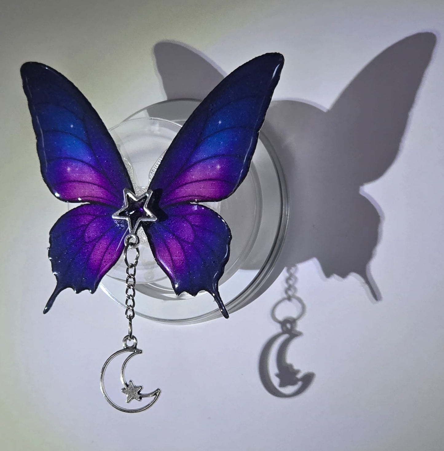 Night Butterfly Wing Grip – Magnetic Kindle & E-Reader Holder